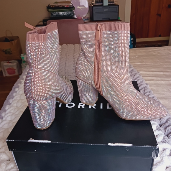 Torrid stretch knit bootie - Picture 3 of 4